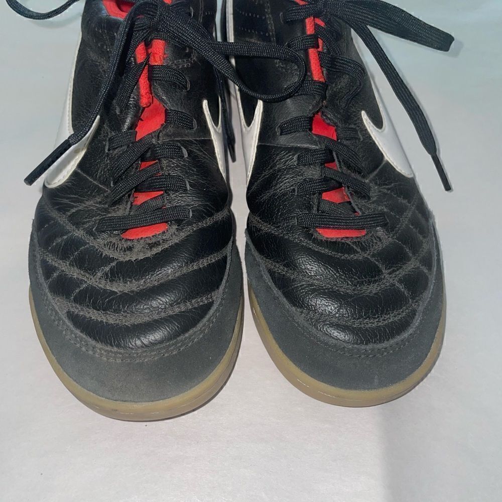 Nike Soccer Shoes - Picture 4 of 5